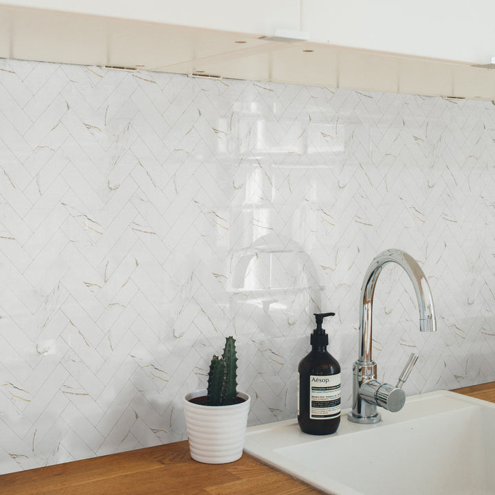 Luxurious finish for bathroom applications